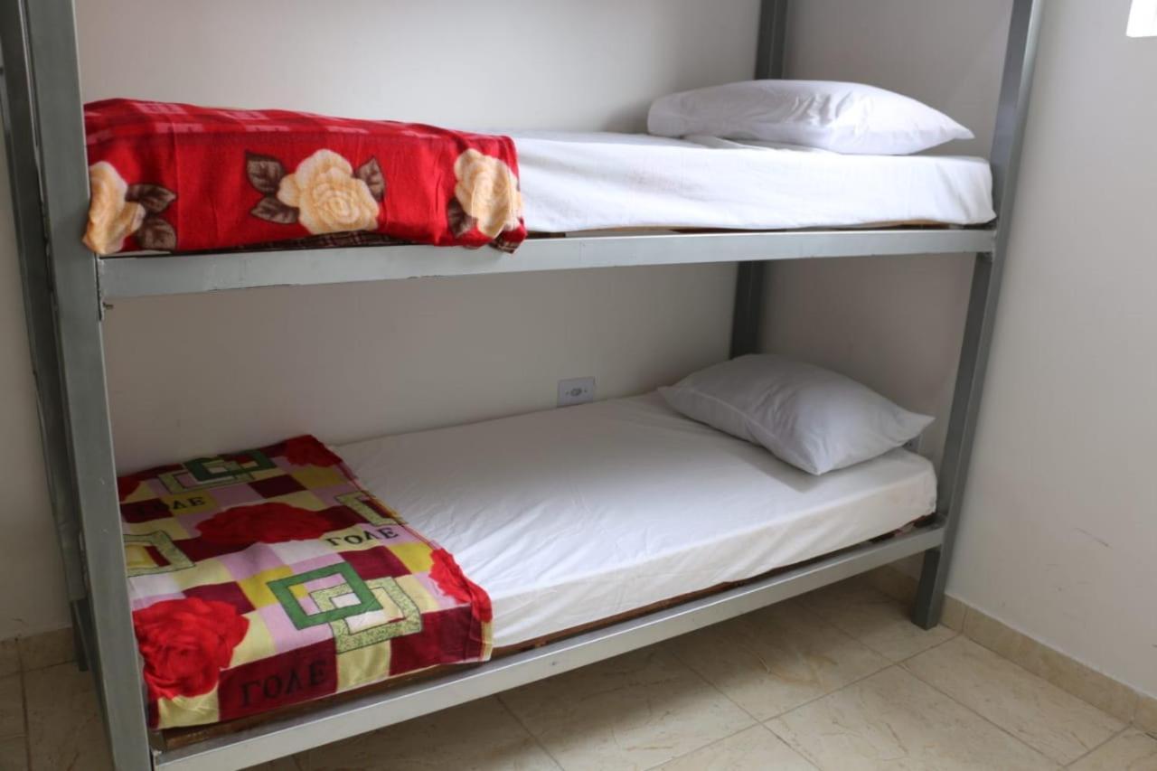 Hostal State - Em Frente Ao Metro *