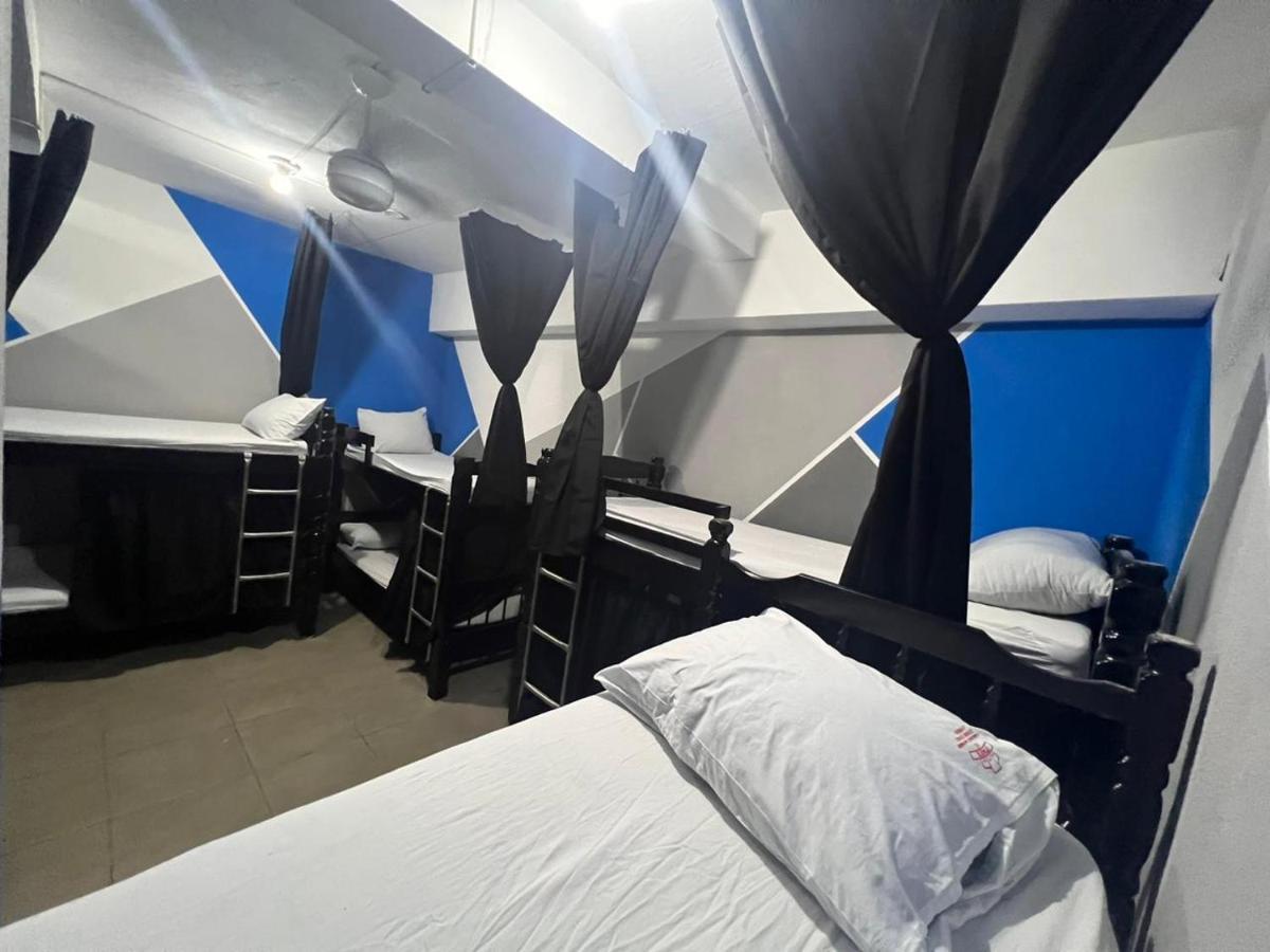Hostal State - Em Frente Ao Metro