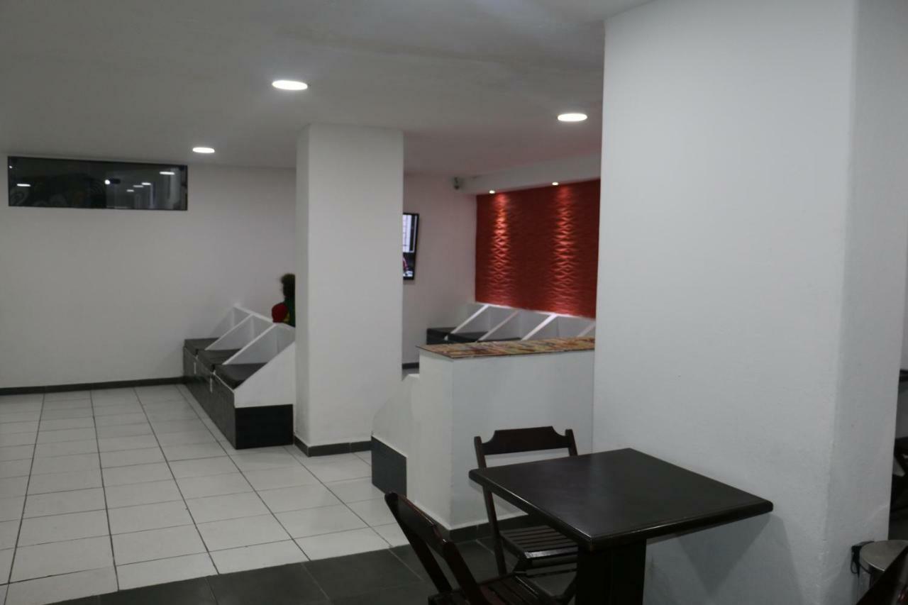 State - Em Frente Ao Metro Hostal São Paulo
