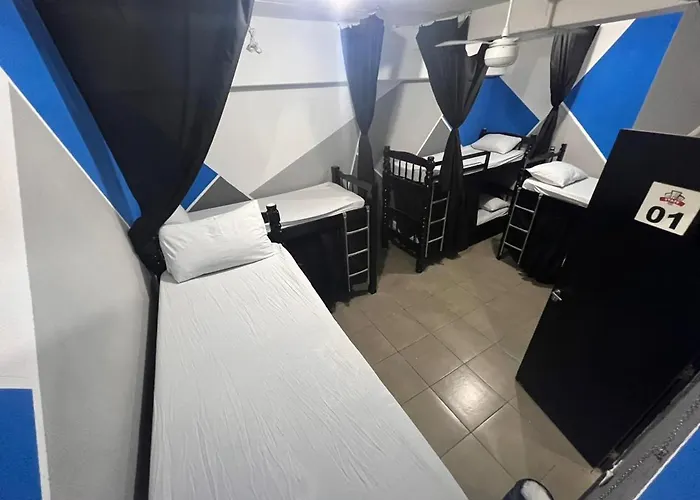 State Hostel - Em frente ao Metrô